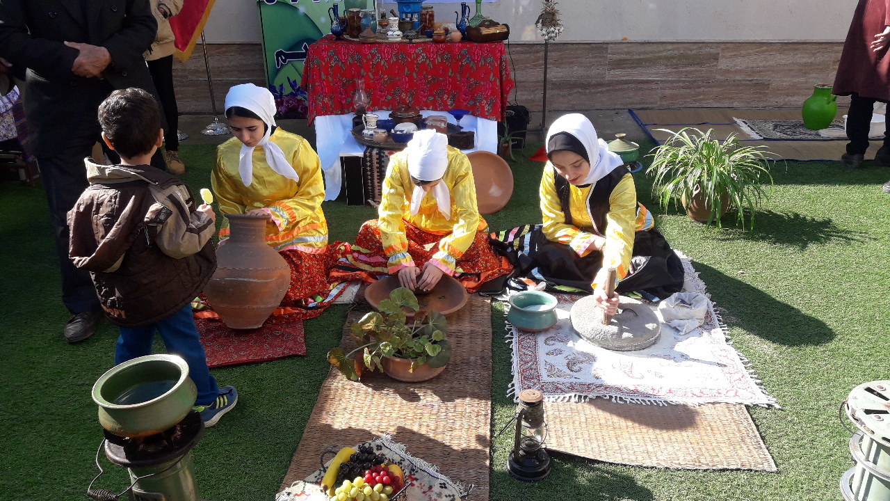 بازارچه ای با طعم مهربانی در بندر کیاشهر