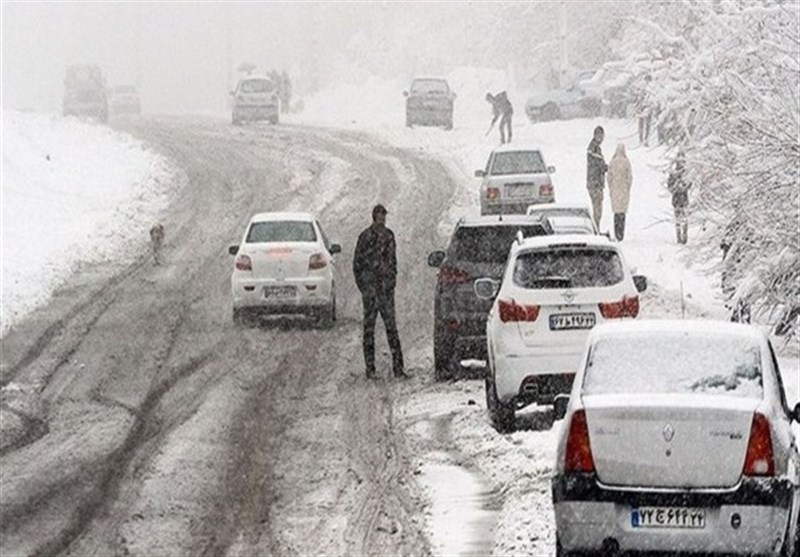 گرفتار شدن ۲۰۰۰ مسافر در جاده‌های گیلان؛ مردم از سفرهای غیرضروری اجتناب کنند