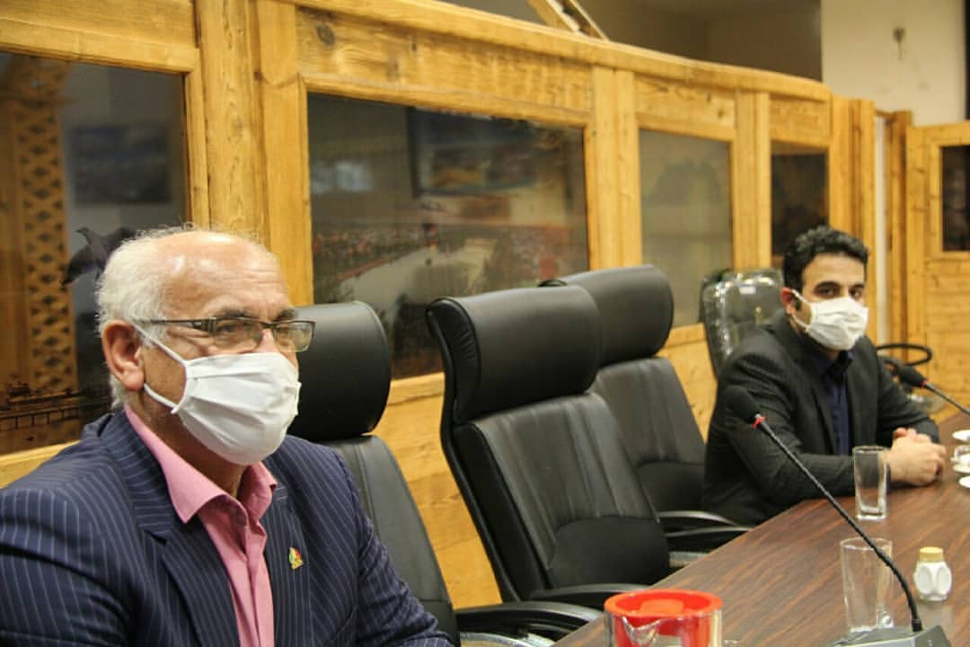 در جلسه رسمی شورای شهر لاهیجان عنوان شد که ۲۱نفر  از مناطق مختلف کشور برای به دست گرفتن سکان شهرداری لاهیجان اعلام آمادگی کرده‌اند.