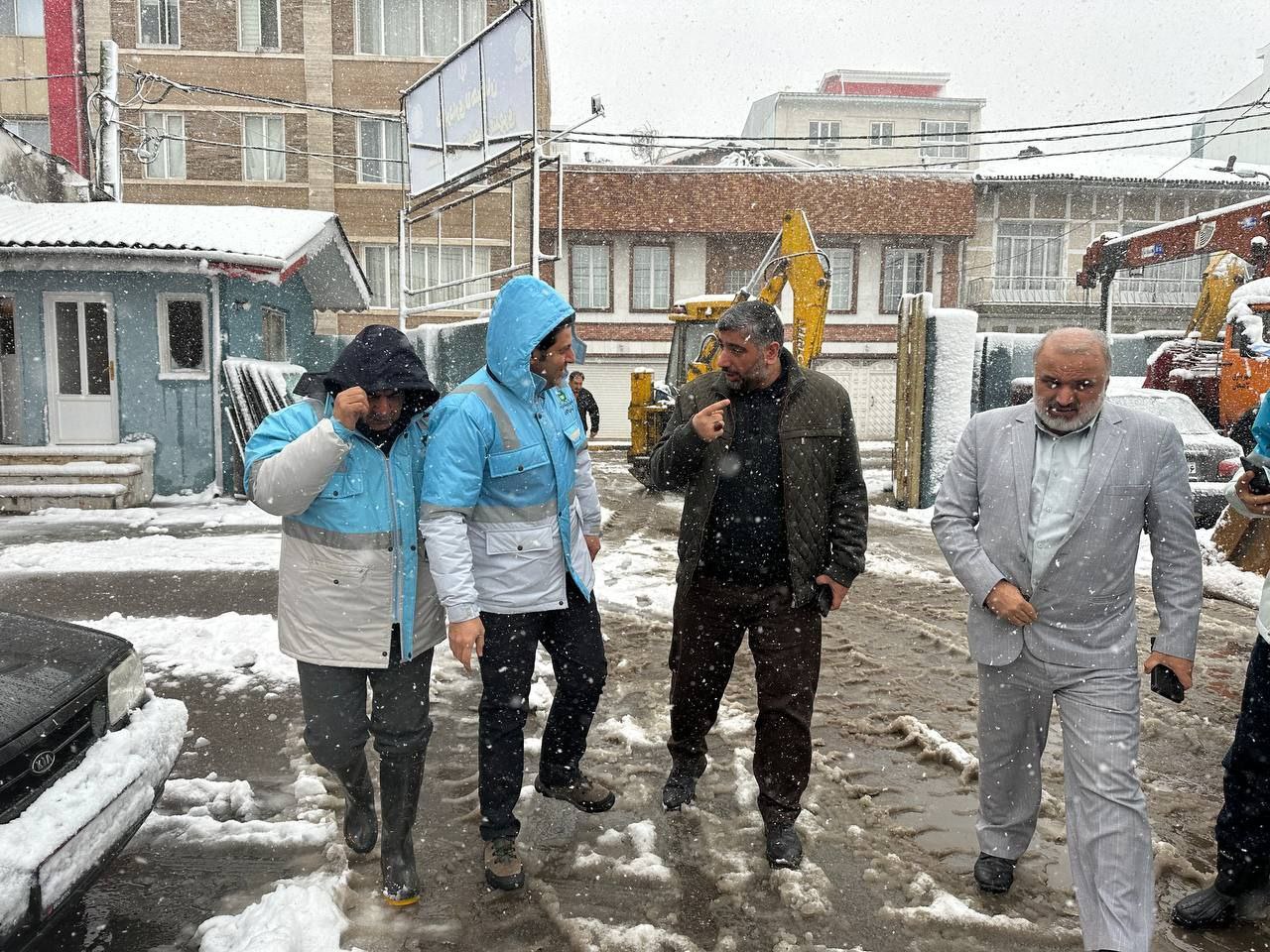 بازدید روح الله بخشی نژاد ، سرپرست فرمانداری لاهیجان از ستاد عملیات زمستانی شهرداری لاهیجان