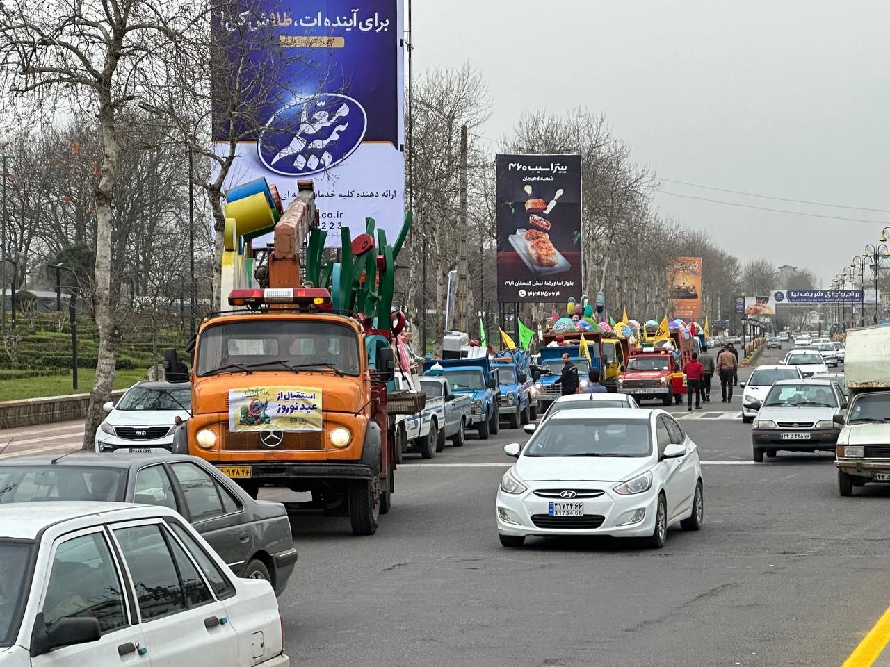 جشن های نوروزی با حرکت کاروان المان های نوروزی شهرداری لاهیجان آغاز شد