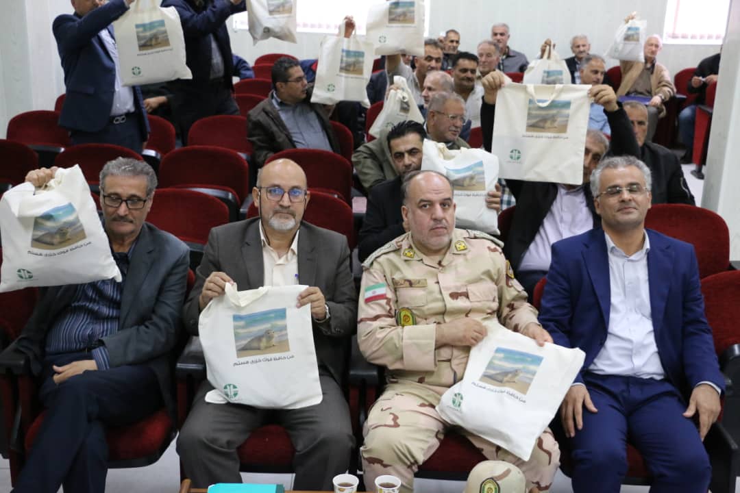 کارگاه آموزشی و اطلاع‌رسانی برای حفاظت از فوک خزری؛ تنها پستاندار دریای خزر