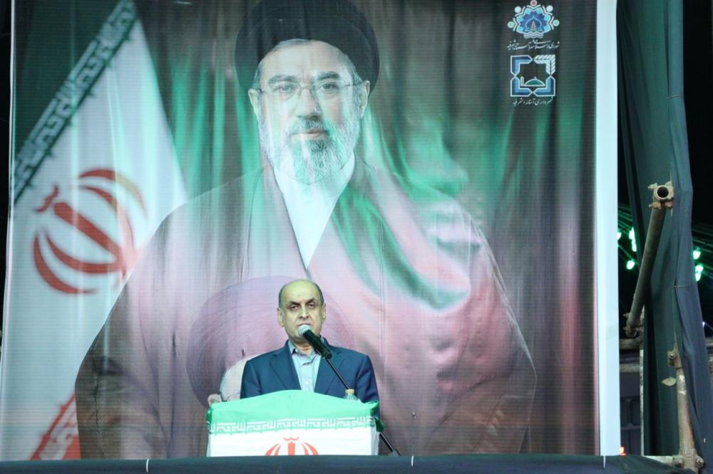 انسجام ملی و تبعیت از رهبری، ضامن عبور از چالش‌هاست