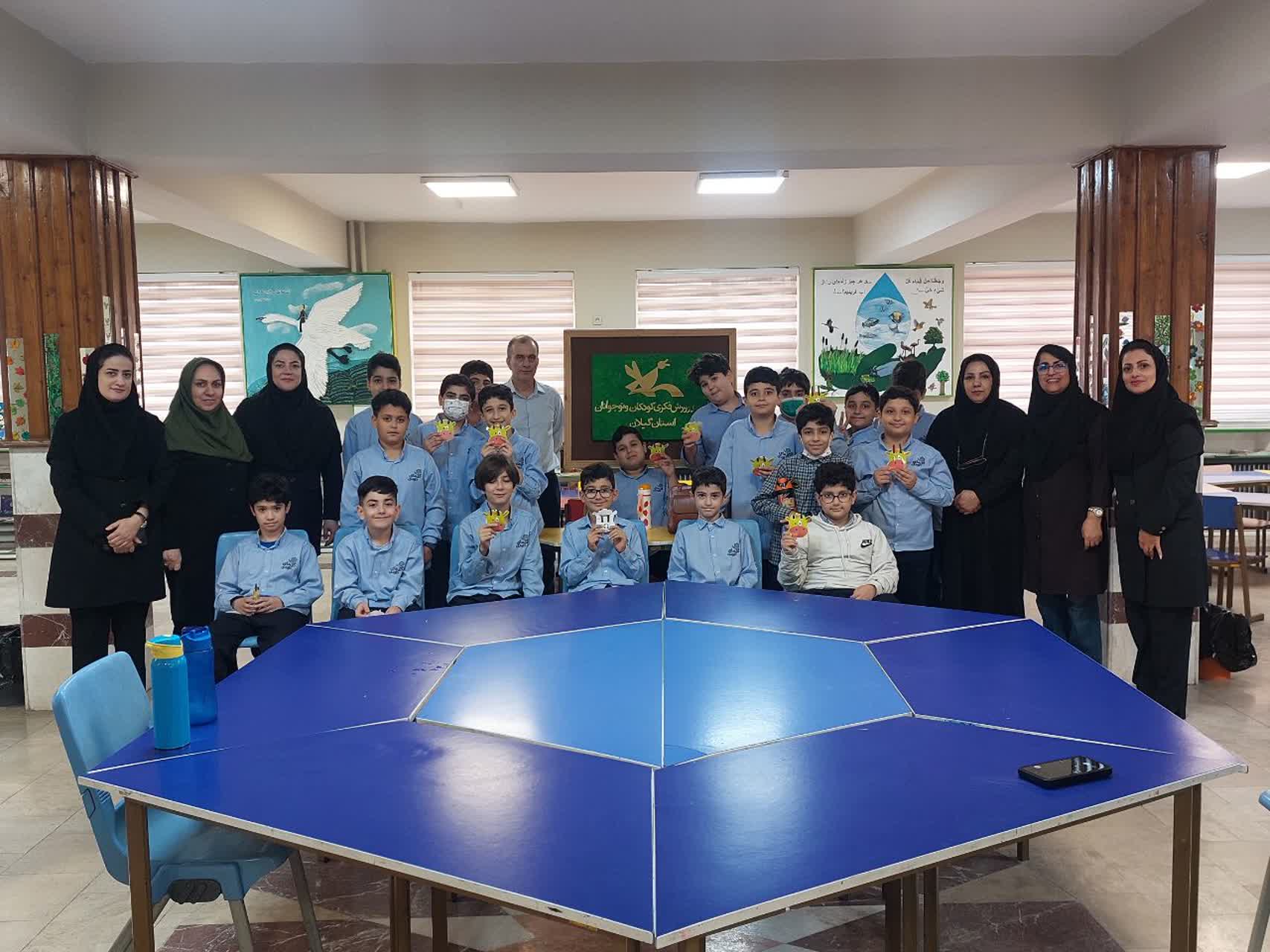 به مناسبت هفته کودک؛ آشنایی دانش‌آموزان گیلانی با پرندگان مهاجر در خانه محیط زیست